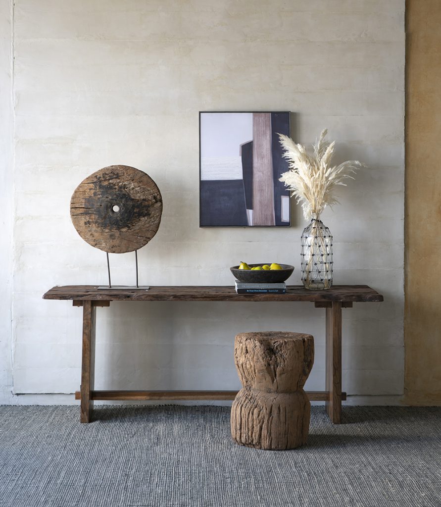 ANTIQUE ROUND STOOL