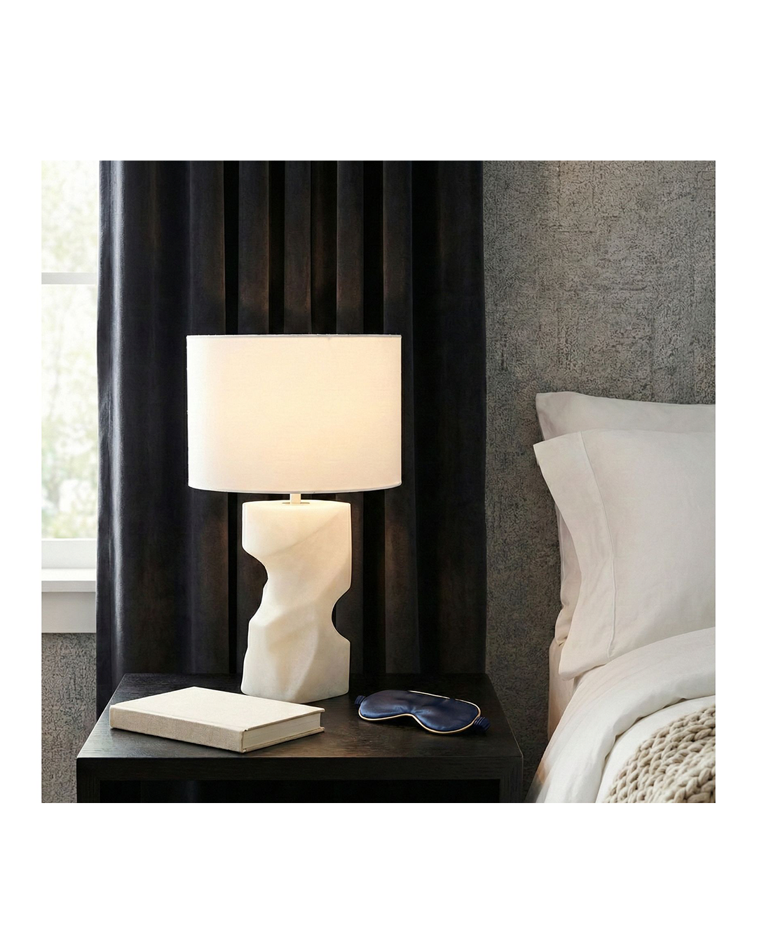 LARAMIE QUARTZ RESIN TABLE LAMP