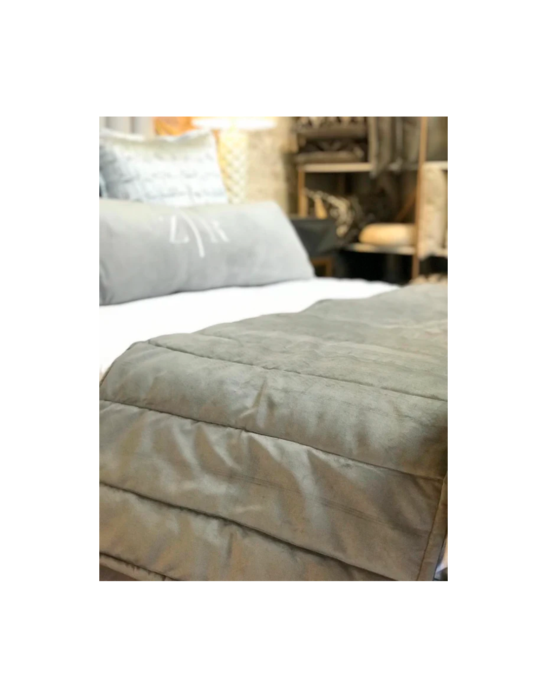 THROW GLAMOUR