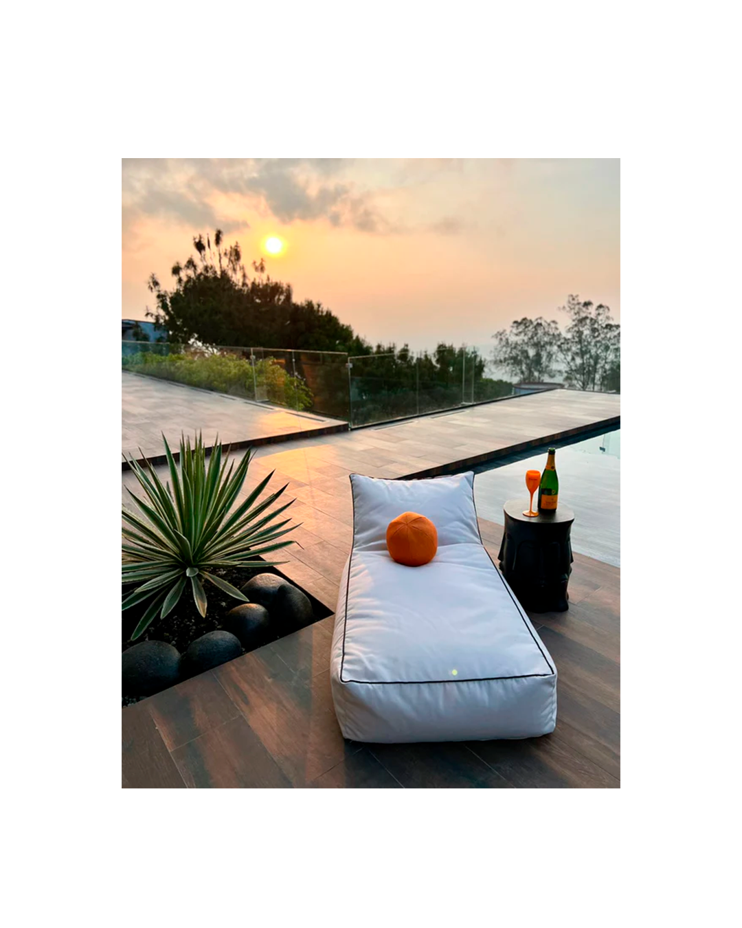 POOL CHAISE LOUNGE