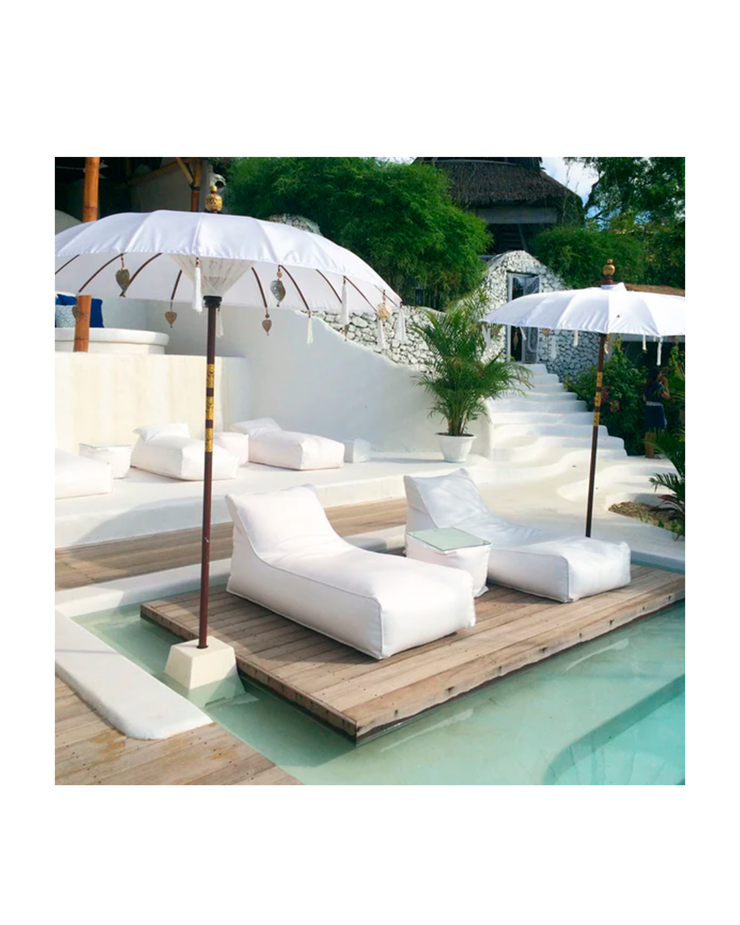 POOL CHAISE LOUNGE