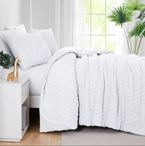 CLIPPED JACQUARD CHEVRON COMFORTER SET